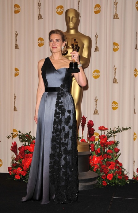 Actress Kate Winslet poses in the 81st Annual Academy Awards pre